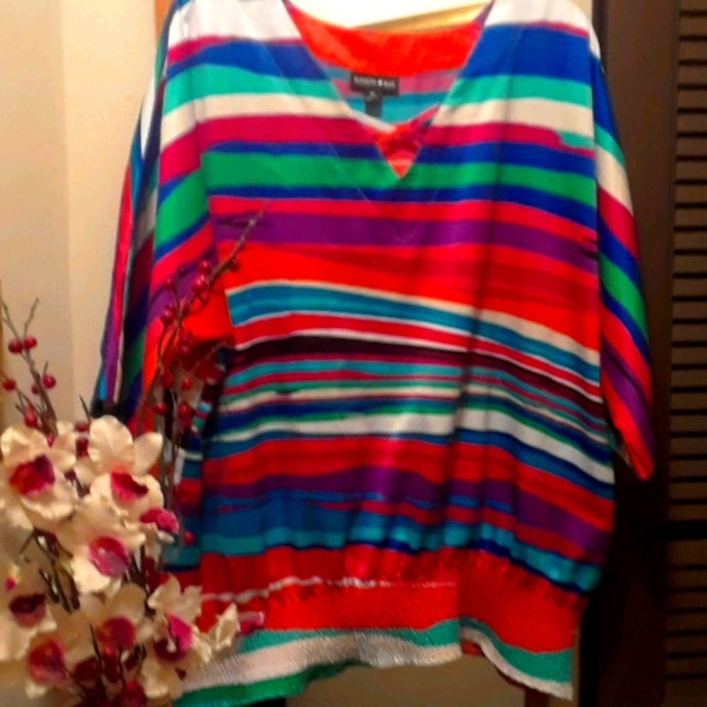 MULTI COLOR PULL OVER CREW NECK LINE TOP